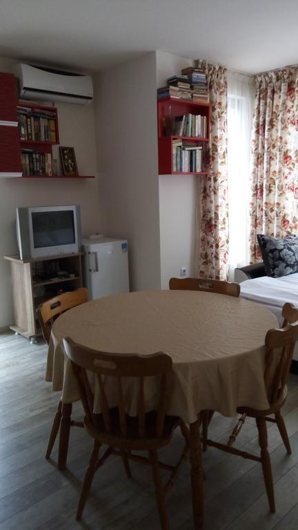 White Home-apartament דירה בורגאס